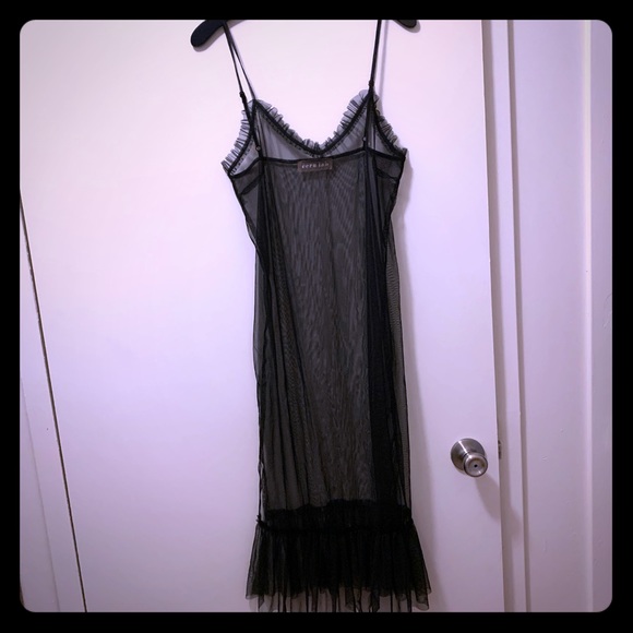 Mesh nightgown. - Picture 1 of 8